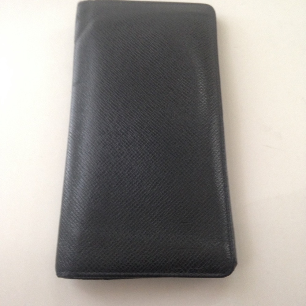 Louis Vuitton, Black Taiga Leather Zip Long Wallet